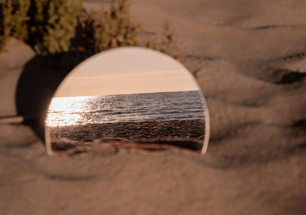 beach_mirror